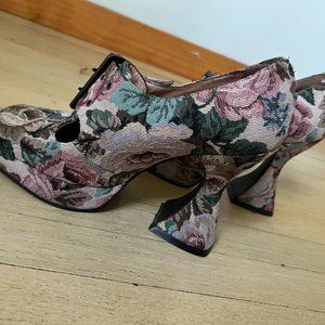 Fluevog brocade platform buckled shoes